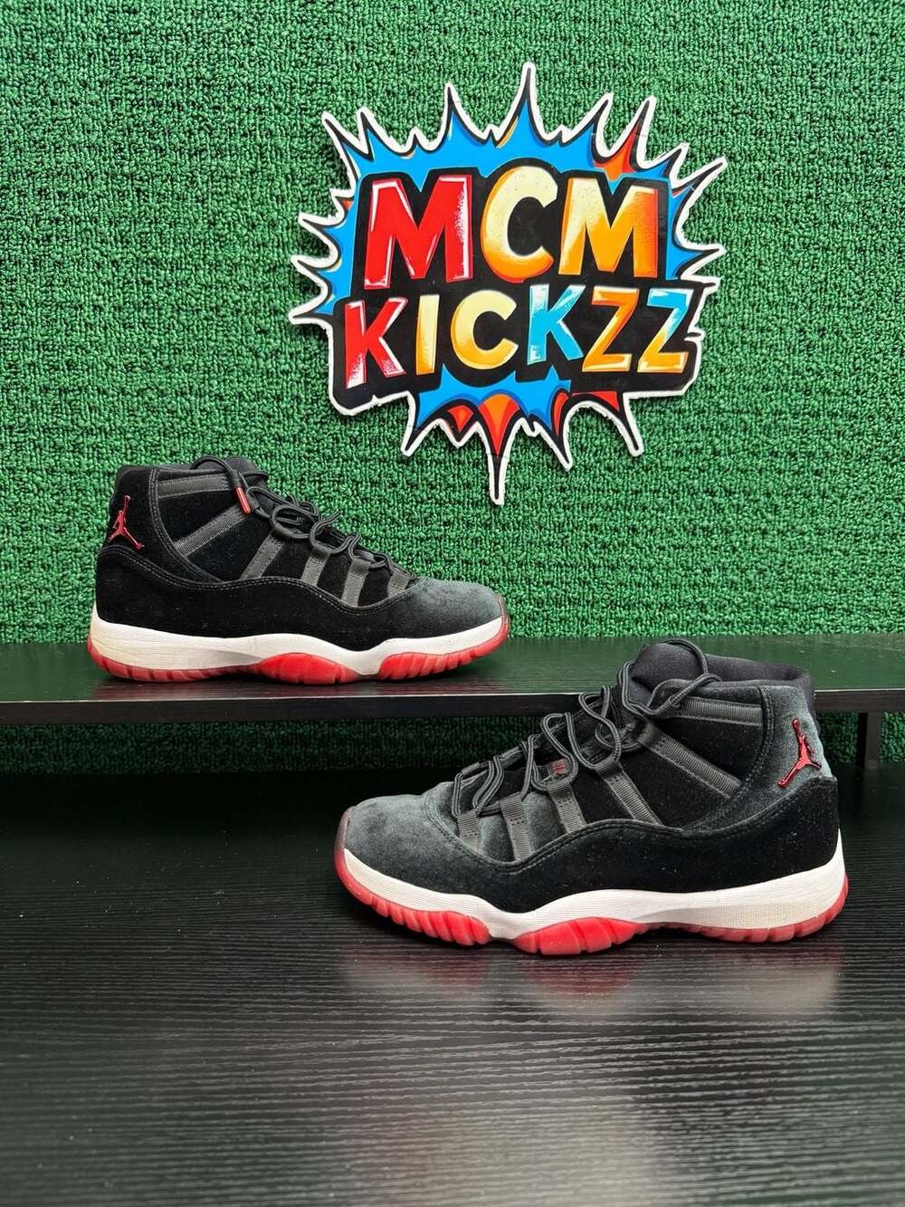 Air Jordan 11 Retro Bred Velvet Women’s Size 10.5/9M Pre-Owned